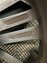 Load image into Gallery viewer, Audi Q5 20&quot; X 8J Alloy Wheels and Tyres 80A601025F ET39 S Line OEM Genuine Used