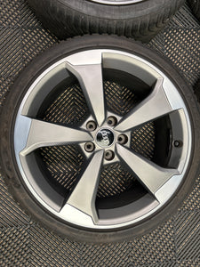 Audi A4 19" X 8.5J Alloy wheels and tyres B9 8W0601025CG ROTOR ARM SET GENUINE